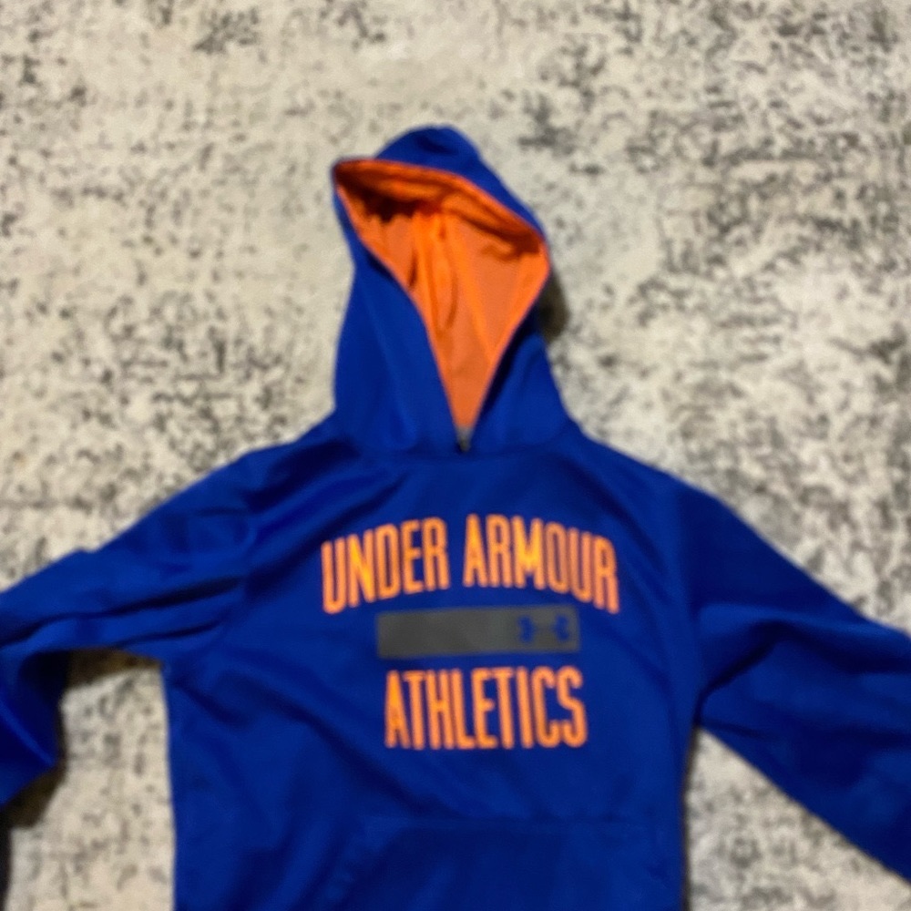 Under armour hoodie youth med